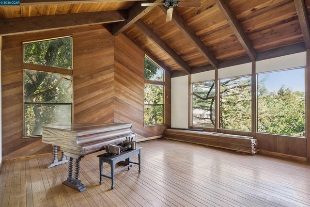 3391 Woodview Dr, Lafayette, CA 94549