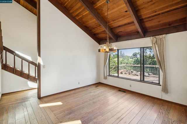 3391 Woodview Dr, Lafayette, CA 94549