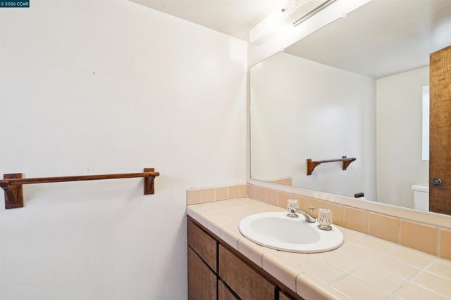 3391 Woodview Dr, Lafayette, CA 94549