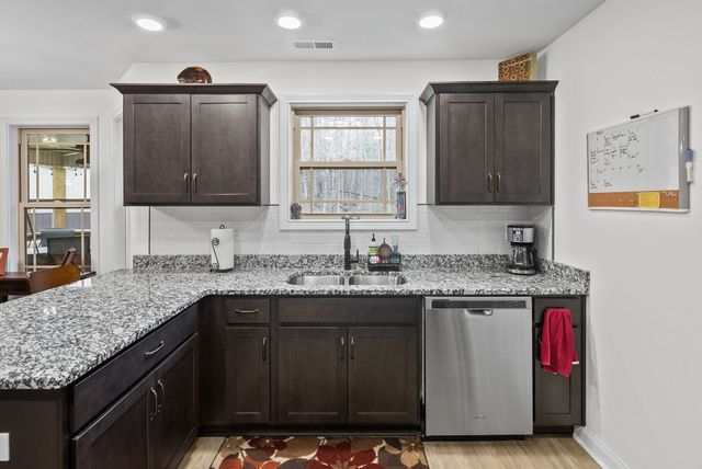 173 Fern Ct, Buchanan, TN 38222