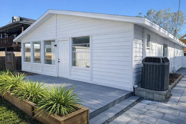 1827 MONTANA AVENUE NE, St Petersburg, FL 33703