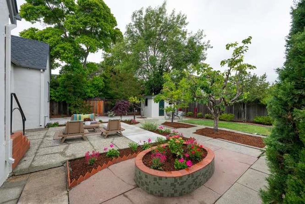 Image 21 of property listing at 1543 Kalmia, San Mateo, CA 94402