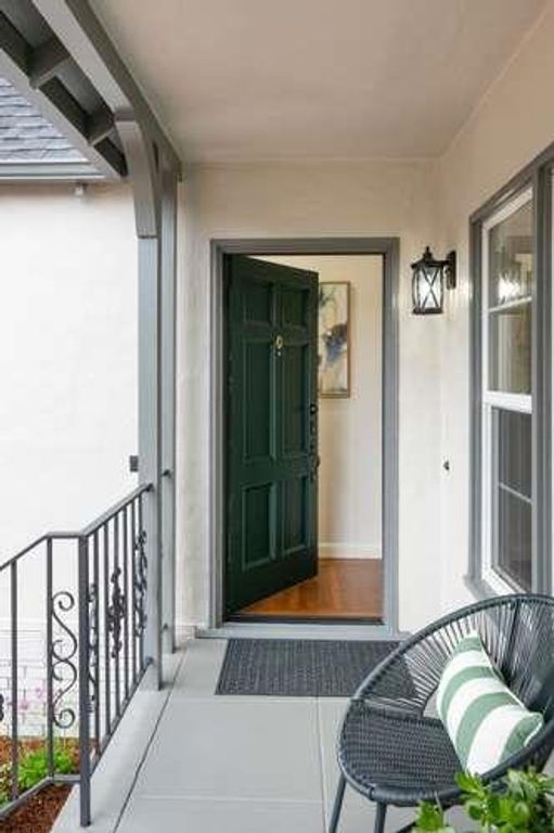 Image 4 of property listing at 1543 Kalmia, San Mateo, CA 94402