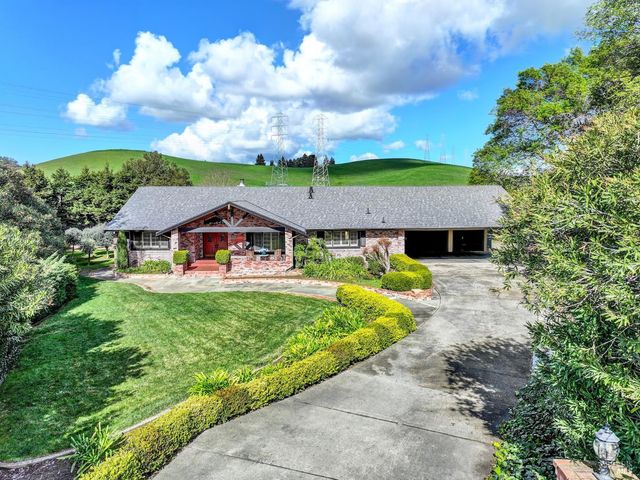 2125 Mecca Ct, Fairfield, CA 94534