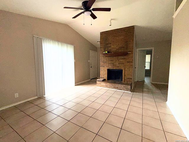 14425 Waddesdon Bluff, San Antonio, TX 78233