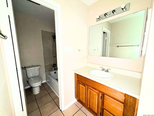 14425 Waddesdon Bluff, San Antonio, TX 78233