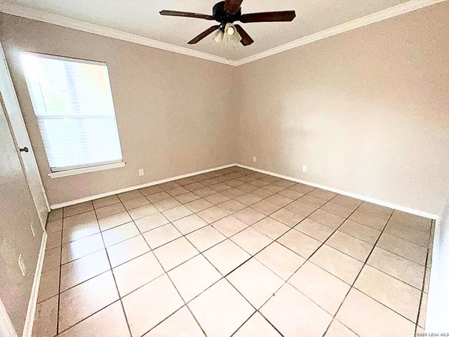 14425 Waddesdon Bluff, San Antonio, TX 78233