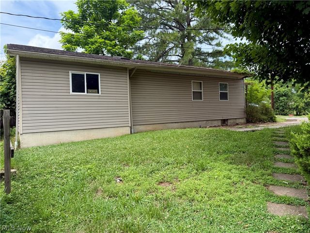 1012 27th Street, Vienna, WV 26105