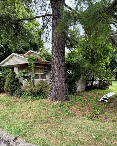 1012 27th Street, Vienna, WV 26105