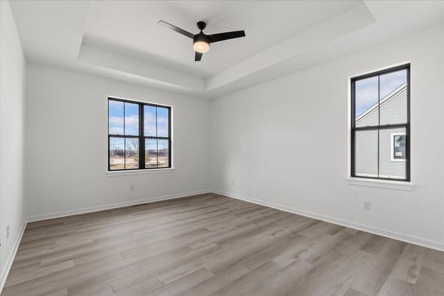 W251N2413 Valleyview CIRCLE, Pewaukee, WI 53072