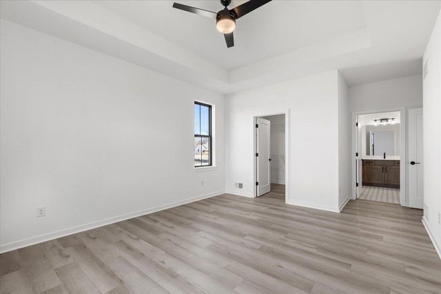 W251N2413 Valleyview CIRCLE, Pewaukee, WI 53072