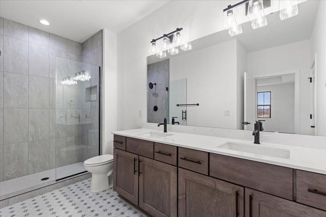 W251N2413 Valleyview CIRCLE, Pewaukee, WI 53072