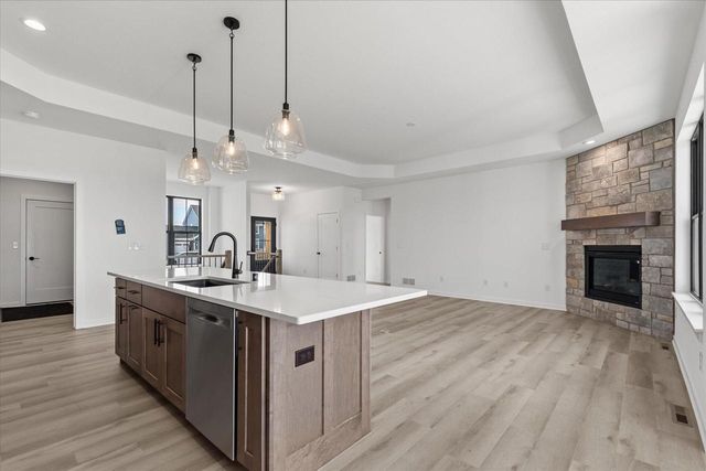 W251N2413 Valleyview CIRCLE, Pewaukee, WI 53072