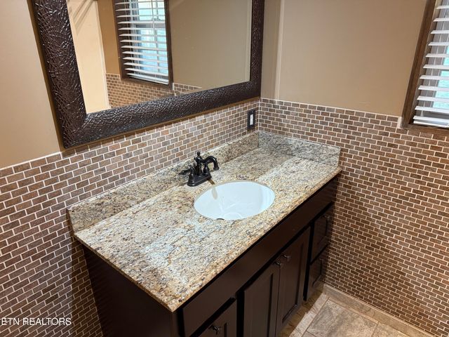 505 Mckinney Rd, Blaine, TN 37709