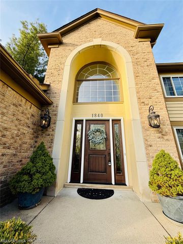 1840 Wexport Lane, Commerce Charter Township, MI 48382