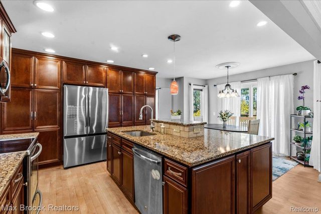 1840 Wexport Lane, Commerce Charter Township, MI 48382