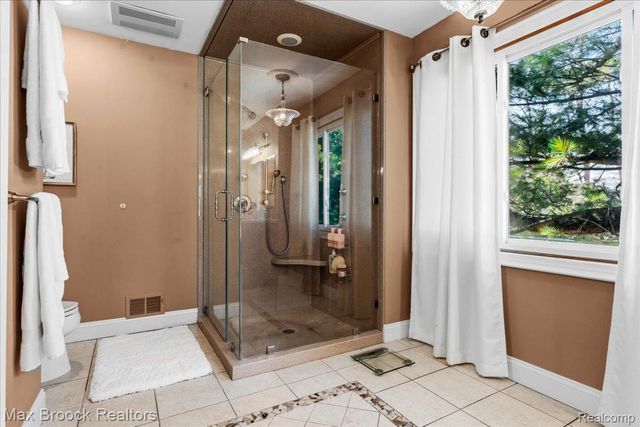 1840 Wexport Lane, Commerce Charter Township, MI 48382