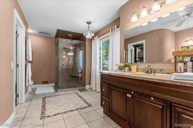 1840 Wexport Lane, Commerce Charter Township, MI 48382