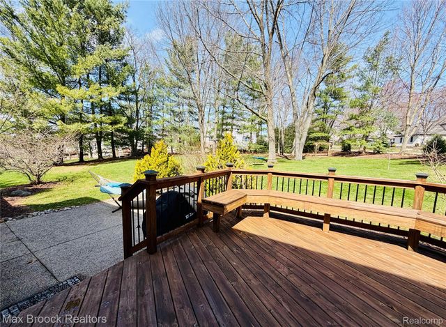 1840 Wexport Lane, Commerce Charter Township, MI 48382