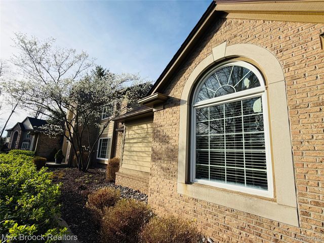 1840 Wexport Lane, Commerce Charter Township, MI 48382