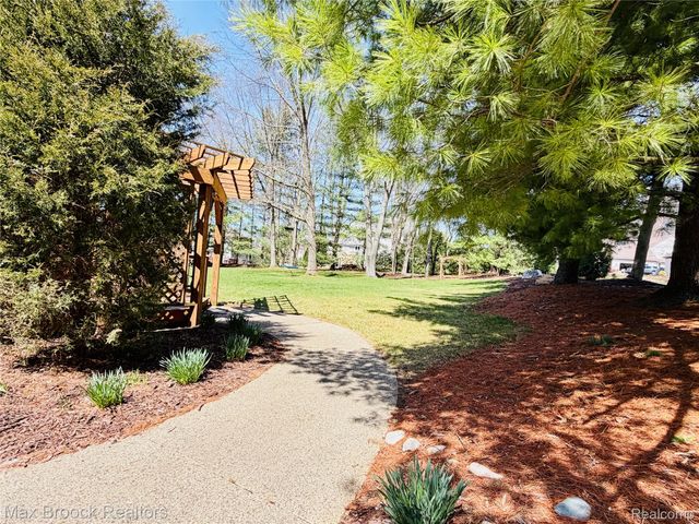 1840 Wexport Lane, Commerce Charter Township, MI 48382