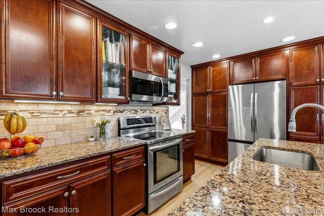 1840 Wexport Lane, Commerce Charter Township, MI 48382