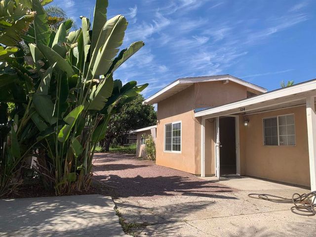 122 124 Eaton Way, Vista, CA 92084