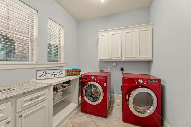 6114 S Tamarino Park Lane, Sugar Land, TX 77479