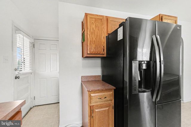 1330 CANTERBURY LN, York, PA 17406