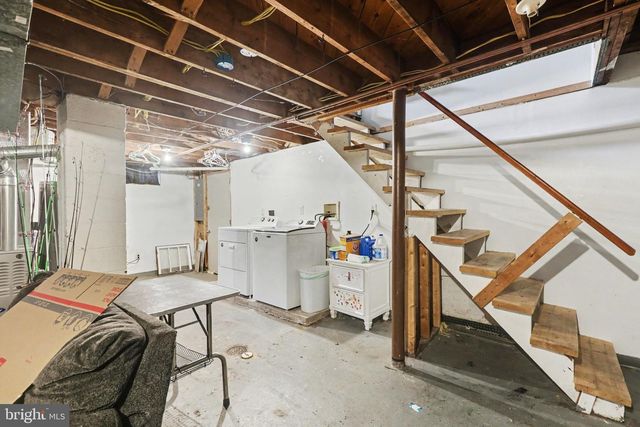 1330 CANTERBURY LN, York, PA 17406