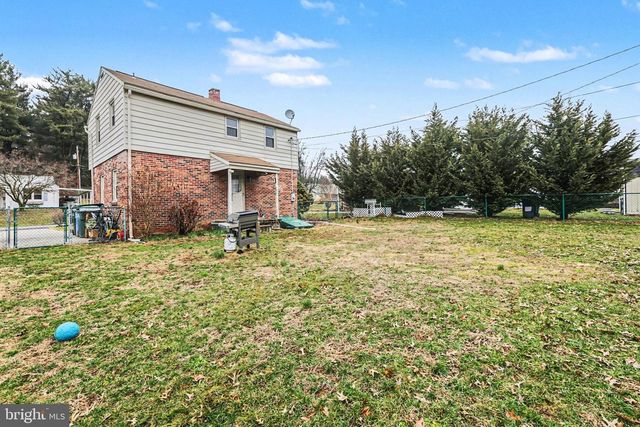 1330 CANTERBURY LN, York, PA 17406
