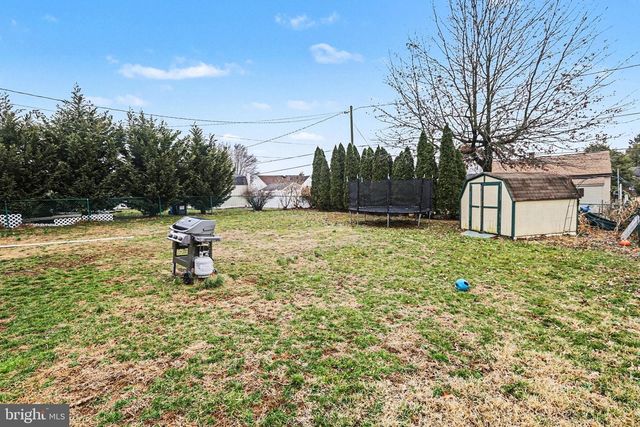 1330 CANTERBURY LN, York, PA 17406