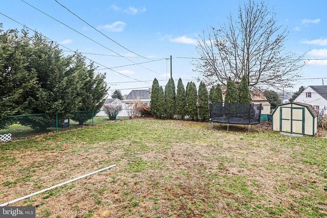 1330 CANTERBURY LN, York, PA 17406