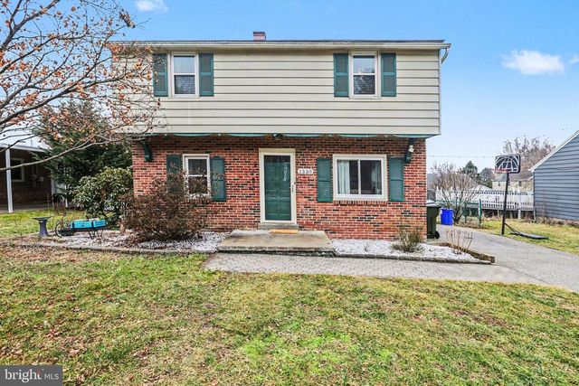 1330 CANTERBURY LN, York, PA 17406