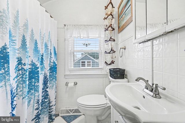 1330 CANTERBURY LN, York, PA 17406