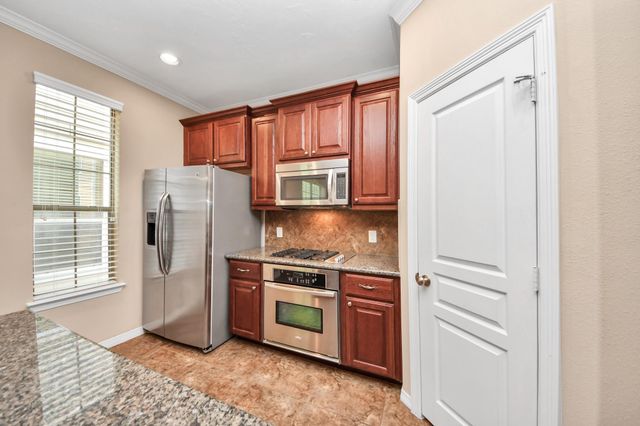 908 W 26th Street A, Houston, TX 77008