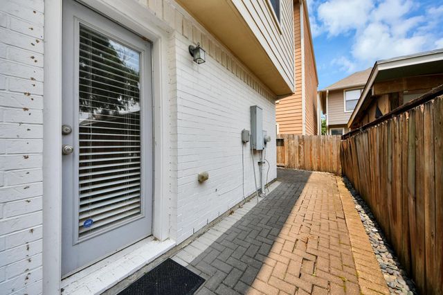 908 W 26th Street A, Houston, TX 77008