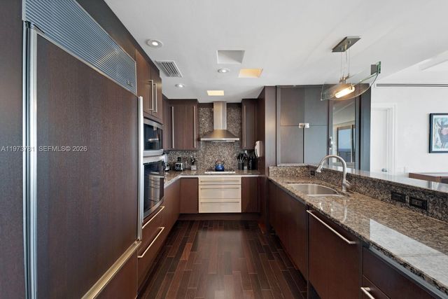 3400 SW 27th Ave 2102, Miami, FL 33133