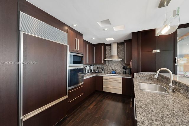 3400 SW 27th Ave 2102, Miami, FL 33133