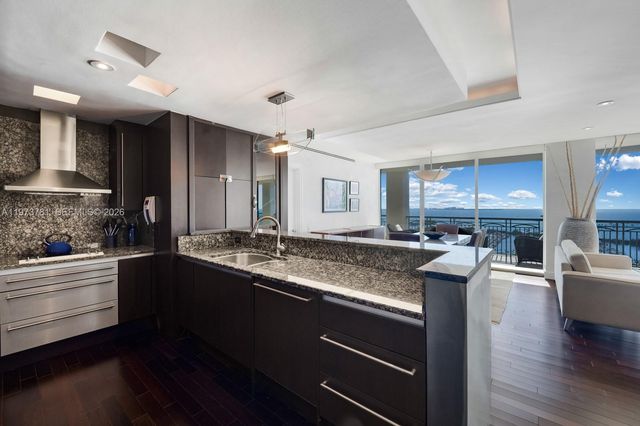 3400 SW 27th Ave 2102, Miami, FL 33133