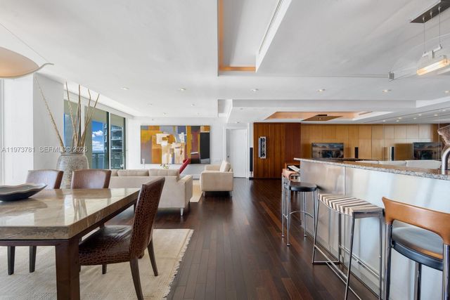 3400 SW 27th Ave 2102, Miami, FL 33133