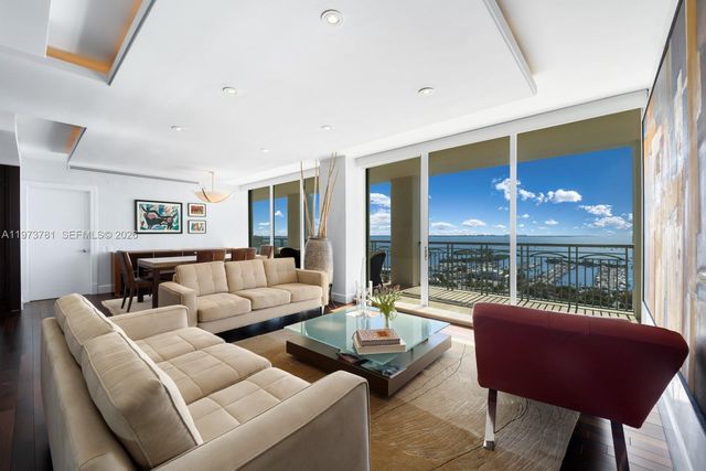 3400 SW 27th Ave 2102, Miami, FL 33133