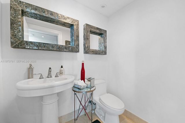 3400 SW 27th Ave 2102, Miami, FL 33133