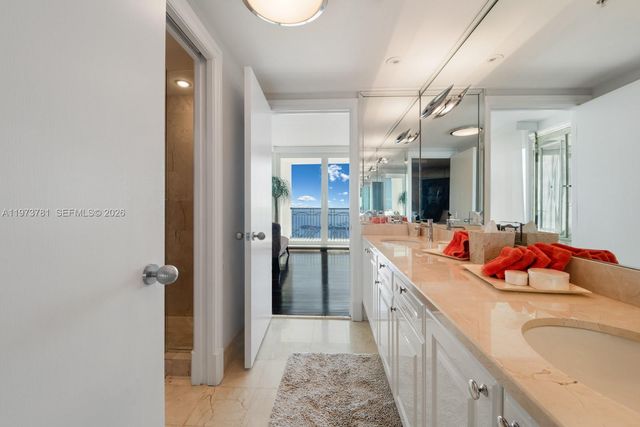 3400 SW 27th Ave 2102, Miami, FL 33133