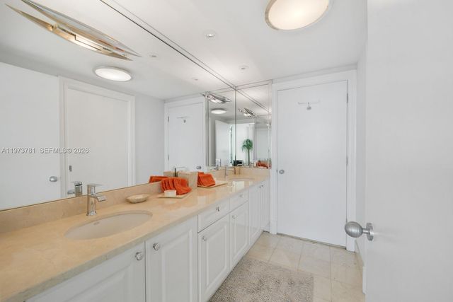 3400 SW 27th Ave 2102, Miami, FL 33133