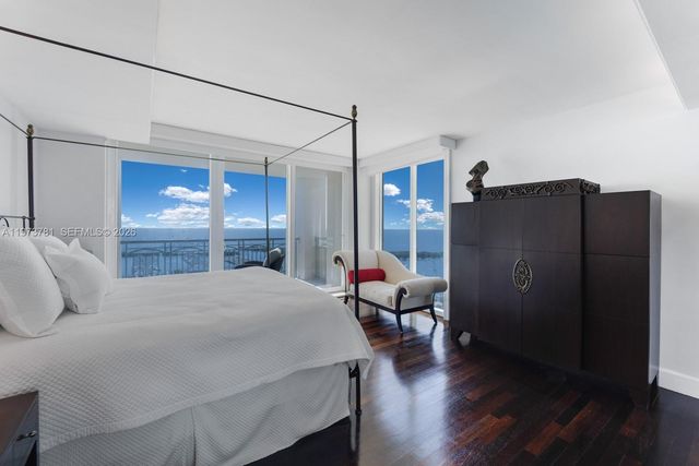 3400 SW 27th Ave 2102, Miami, FL 33133