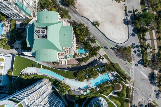 3400 SW 27th Ave 2102, Miami, FL 33133