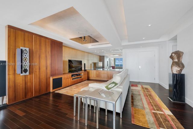 3400 SW 27th Ave 2102, Miami, FL 33133