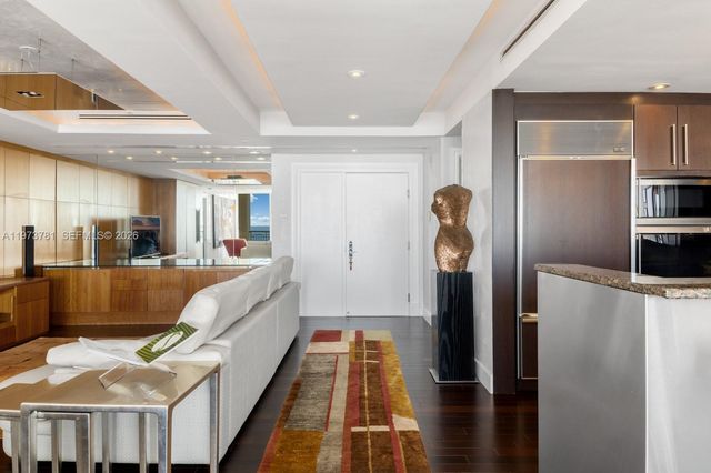 3400 SW 27th Ave 2102, Miami, FL 33133