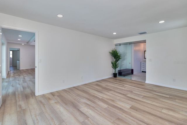 451 PALM ISLAND NE, Clearwater Beach, FL 33767